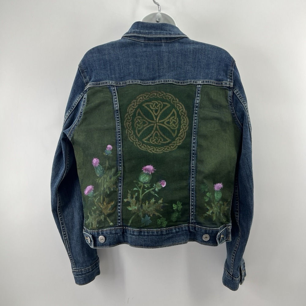 Levi's Trucker Jean Jacket Women L Blue Hand Painted Boho Graphic Celtic Cross - Picture 4 of 15